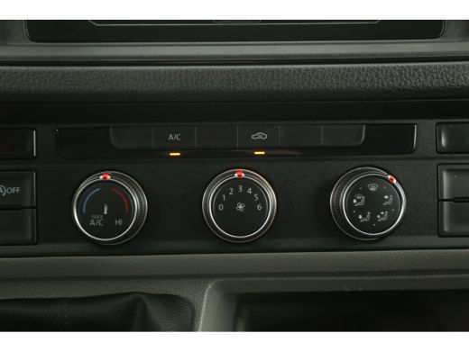 Mercedes-Benz Sprinter Volkswagen Crafter 2.0 TDI L3H3 | Koel/vrieswagen -20&deg; | 3000kg Trekgew. | Airco | Camera | Carpl... ActivLease financial lease