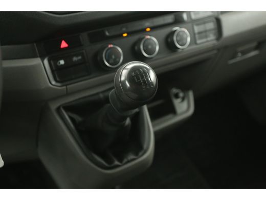 Mercedes-Benz Sprinter Volkswagen Crafter 2.0 TDI L3H3 | Koel/vrieswagen -20&deg; | 3000kg Trekgew. | Airco | Camera | Carpl... ActivLease financial lease