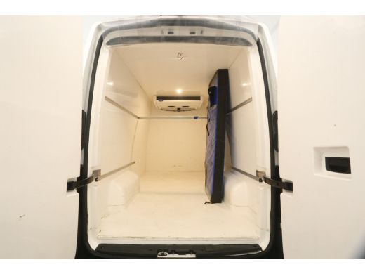 Mercedes-Benz Sprinter Volkswagen Crafter 2.0 TDI L3H3 | Koel/vrieswagen -20&deg; | 3000kg Trekgew. | Airco | Camera | Carpl... ActivLease financial lease