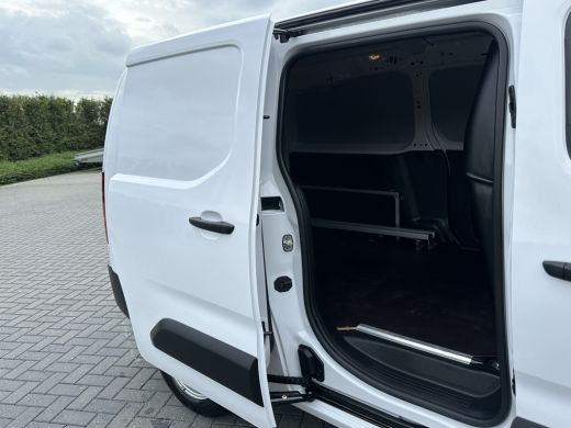 Opel Combo 1.5 BlueHDi 102 PK / L2H1 / FACELIFT MODEL !! / 25.517 KM / CAMERA / AIRCO / CRUISE / APPLE CARPL... ActivLease financial lease