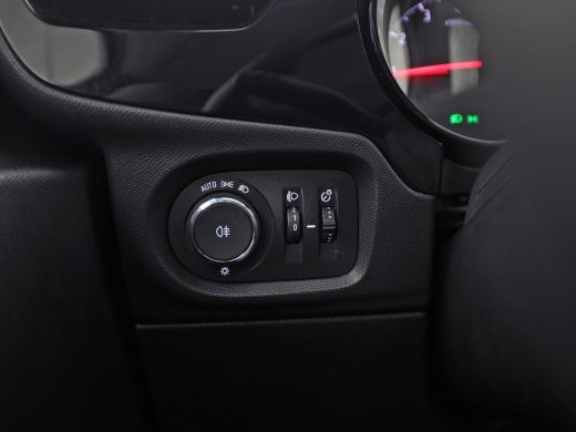 Opel Corsa 1.2 Sport (APPLE CARPLAY, GROOT NAVI, LANE ASSIST, SPORTSTOELEN, CRUISE, NIEUWSTAAT) ActivLease financial lease