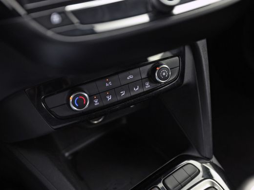Opel Corsa 1.2 Sport (APPLE CARPLAY, GROOT NAVI, LANE ASSIST, SPORTSTOELEN, CRUISE, NIEUWSTAAT) ActivLease financial lease