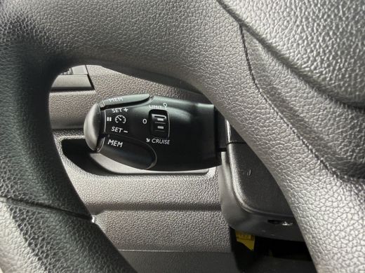 Opel Vivaro 2.0 CDTI 145 PK / L3H1 / 1e EIG. / AIRCO / CRUISE / CAMERA / NAVI / CARPLAY / 3-ZITS ActivLease financial lease