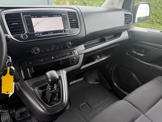 Opel Vivaro 2.0 CDTI 145 PK / L3H1 / 1e EIG. / AIRCO / CRUISE / CAMERA / NAVI / CARPLAY / 3-ZITS ActivLease financial lease