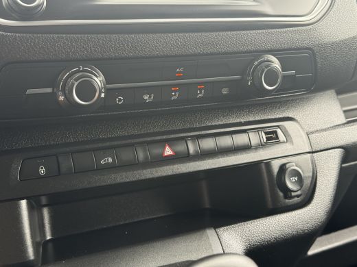 Opel Vivaro 2.0 CDTI 145 PK / L3H1 / 1e EIG. / AIRCO / CRUISE / CAMERA / NAVI / CARPLAY / 3-ZITS ActivLease financial lease