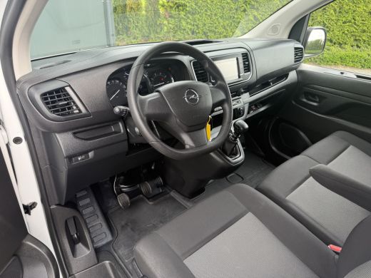 Opel Vivaro 2.0 CDTI 145 PK / L3H1 / 1e EIG. / AIRCO / CRUISE / CAMERA / NAVI / CARPLAY / 3-ZITS ActivLease financial lease