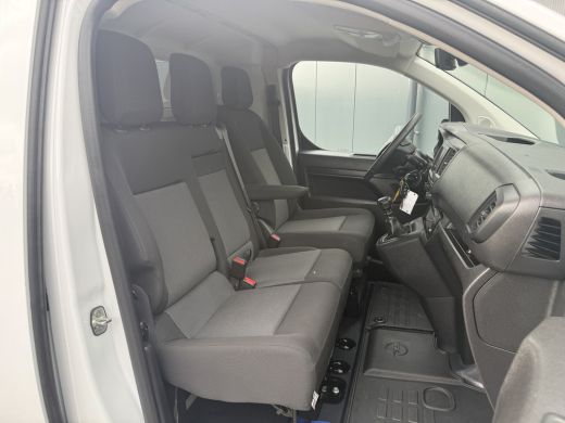 Opel Vivaro 2.0 CDTI 145 PK / L3H1 / 1e EIG. / AIRCO / CRUISE / CAMERA / NAVI / CARPLAY / 3-ZITS ActivLease financial lease