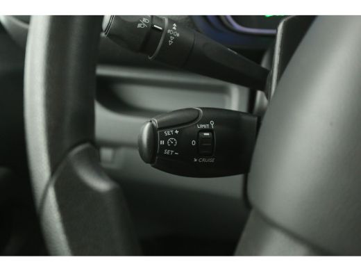 Opel Vivaro-e 75 kWh L2H1 | Snelladen | SOH 93% | DC | 6 Zits | Airco | Cruise | Carplay | 3 Zits | Parkeersens. ActivLease financial lease