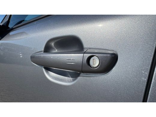 Peugeot 2008 1.2 HYBRID 145PK GT PACK AUTOMAAT / NAVI / LEDER / CLIMA / LED / PDC / 18" LMV / APPLE CARPLAY / ... ActivLease financial lease