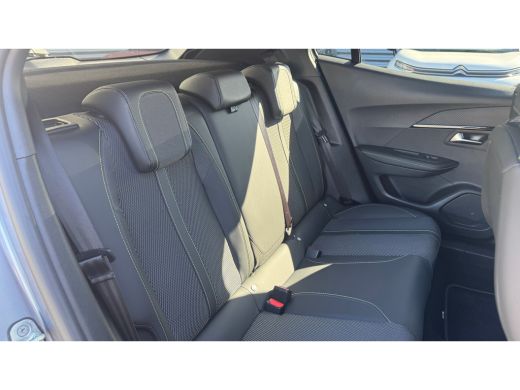 Peugeot 2008 1.2 HYBRID 145PK GT PACK AUTOMAAT / NAVI / LEDER / CLIMA / LED / PDC / 18" LMV / APPLE CARPLAY / ... ActivLease financial lease
