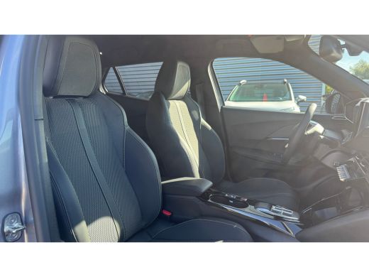 Peugeot 2008 1.2 HYBRID 145PK GT PACK AUTOMAAT / NAVI / LEDER / CLIMA / LED / PDC / 18" LMV / APPLE CARPLAY / ... ActivLease financial lease