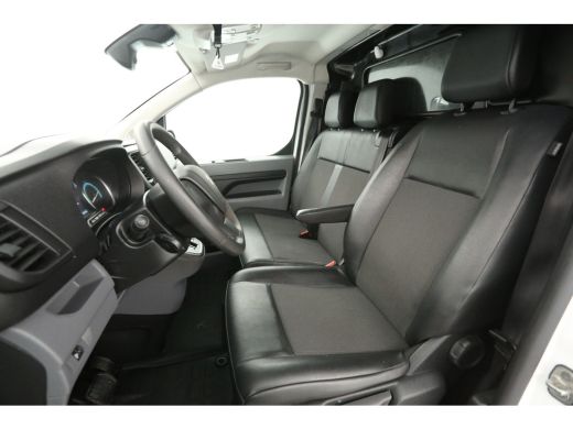 Peugeot e-Expert 75 kWh L2H1 | Snelladen | SOH 91% | Airco | Camera | Cruise | Carplay | 3 Zits | Trekhaak ActivLease financial lease