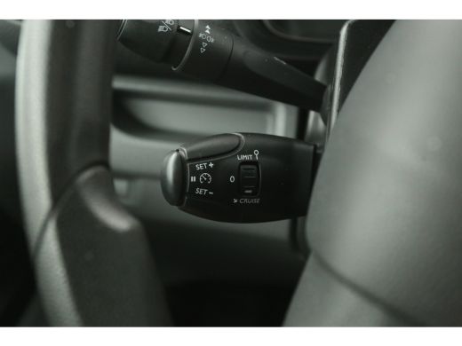 Peugeot e-Expert 75 kWh L2H1 | Snelladen | SOH 91% | Airco | Camera | Cruise | Carplay | 3 Zits | Trekhaak ActivLease financial lease