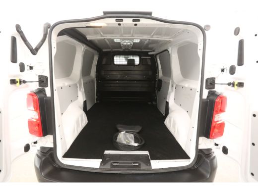 Peugeot e-Expert 75 kWh L2H1 | Snelladen | SOH 91% | Airco | Camera | Cruise | Carplay | 3 Zits | Trekhaak ActivLease financial lease
