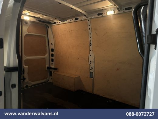 Renault Master 2.3 dCi 136pk L2H2 Euro6 Airco | Navigatie | Camera | Cruisecontrol | LED | 2500kg Trekhaak Parke... ActivLease financial lease