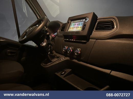 Renault Master 2.3 dCi 136pk L2H2 Euro6 Airco | Navigatie | Camera | Cruisecontrol | LED | 2500kg Trekhaak Parke... ActivLease financial lease