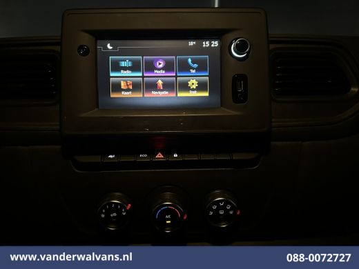 Renault Master 2.3 dCi 136pk L2H2 Euro6 Airco | Navigatie | Camera | Cruisecontrol | LED | 2500kg Trekhaak Parke... ActivLease financial lease