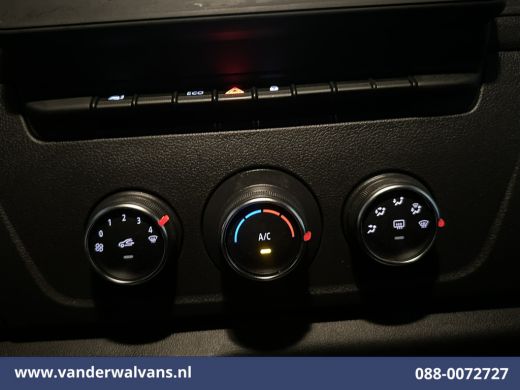 Renault Master 2.3 dCi 136pk L2H2 Euro6 Airco | Navigatie | Camera | Cruisecontrol | LED | 2500kg Trekhaak Parke... ActivLease financial lease