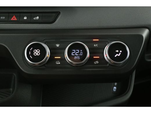 Renault Master E-Tech 3.5t Long Range 87 kWh L2H2 | NIEUW | Snelladen | SOH 99% | Clima | Camera | Carplay | Cru... ActivLease financial lease