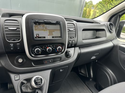 Renault Trafic 2.0 dCi 120 PK / L2H1 / 1e EIG. / IMPERIAAL / 2x SCHUIFDEUR / TREKHAAK / LED KOPLAMPEN / AIRCO / ... ActivLease financial lease