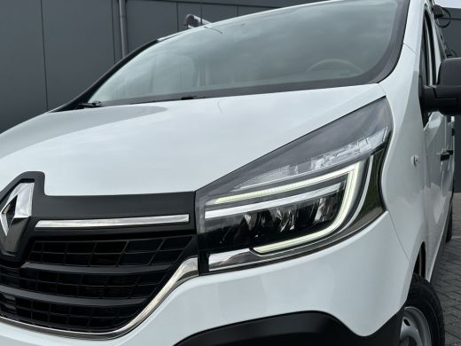 Renault Trafic 2.0 dCi 120 PK / L2H1 / 1e EIG. / IMPERIAAL / 2x SCHUIFDEUR / TREKHAAK / LED KOPLAMPEN / AIRCO / ... ActivLease financial lease
