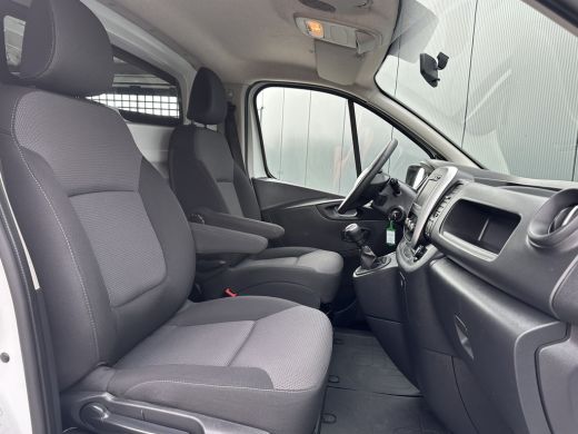 Renault Trafic 2.0 dCi 120 PK / L2H1 / 1e EIG. / IMPERIAAL / 2x SCHUIFDEUR / TREKHAAK / LED KOPLAMPEN / AIRCO / ... ActivLease financial lease