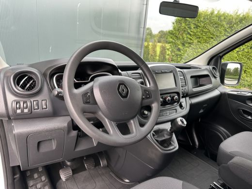 Renault Trafic 2.0 dCi 120 PK / L2H1 / 1e EIG. / IMPERIAAL / 2x SCHUIFDEUR / TREKHAAK / LED KOPLAMPEN / AIRCO / ... ActivLease financial lease
