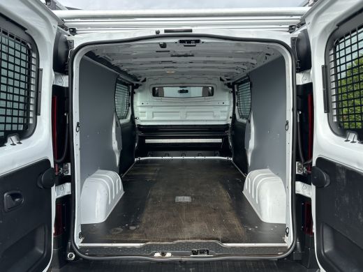 Renault Trafic 2.0 dCi 120 PK / L2H1 / 1e EIG. / IMPERIAAL / 2x SCHUIFDEUR / TREKHAAK / LED KOPLAMPEN / AIRCO / ... ActivLease financial lease