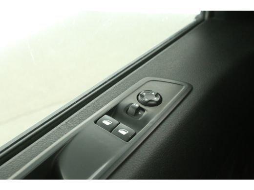 Toyota ProAce 75 kWh L2H1 Long Range | Snelladen | SOH 99% | Airco | Cruise | 3 Zits | Carplay | Parkeersens. ActivLease financial lease