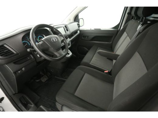 Toyota ProAce Elektrisch 75 kWh L2H1 Long Range | Snelladen | SOH 99% | Airco | Cruise | 3 Zits | Carplay | Par... ActivLease financial lease
