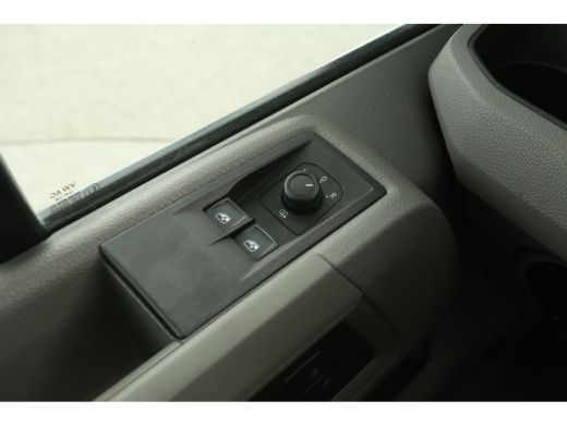 Volkswagen Crafter 2.0 TDI 140PK L3H2 | Airco | Cruise | Carplay | Navi | Parkeersensoren ActivLease financial lease