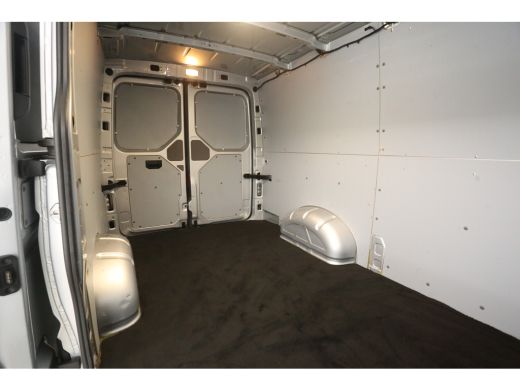 Volkswagen Crafter 2.0 TDI 140PK L3H2 | Airco | Cruise | Carplay | Navi | Parkeersensoren ActivLease financial lease