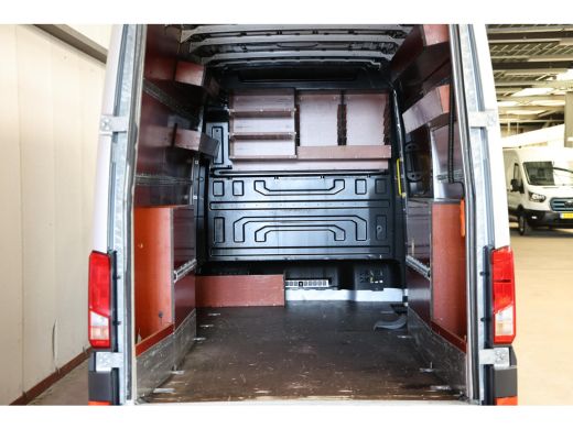 Volkswagen Crafter 2.0 TDI AUTOMAAT L3H3 LAADKLEP EN TREKHAAK ActivLease financial lease