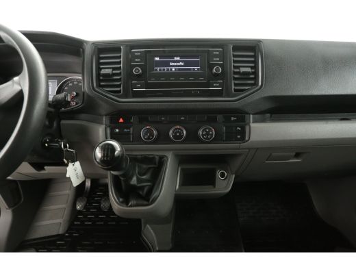Volkswagen Crafter 2.0 TDI L3H2 140PK | 3000kg Trekgew. | Airco | Cruise | 3 Zits | Parkeersensoren ActivLease financial lease