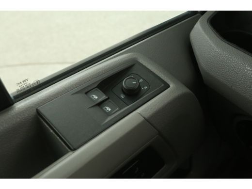 Volkswagen Crafter 2.0 TDI L3H2 140PK | 3000kg Trekgew. | Airco | Cruise | 3 Zits | Parkeersensoren ActivLease financial lease