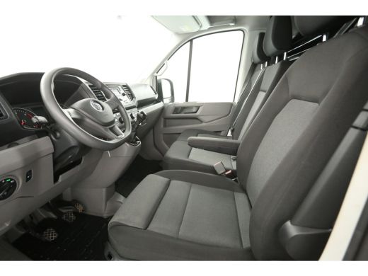 Volkswagen Crafter 2.0 TDI L3H2 140PK | 3000kg Trekgew. | Airco | Cruise | 3 Zits | Parkeersensoren ActivLease financial lease