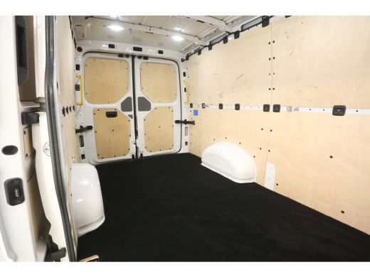 Volkswagen Crafter 2.0 TDI L3H2 140PK | 3000kg Trekgew. | Airco | Cruise | 3 Zits | Parkeersensoren ActivLease financial lease