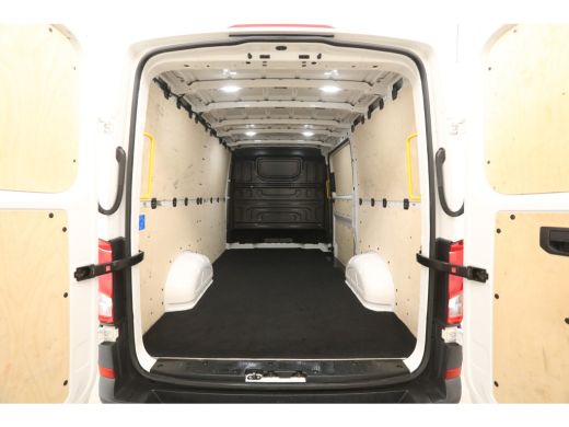 Volkswagen Crafter 2.0 TDI L3H2 140PK | 3000kg Trekgew. | Airco | Cruise | 3 Zits | Parkeersensoren ActivLease financial lease