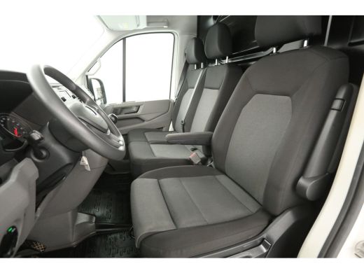 Volkswagen Crafter 2.0 TDI L3H2 140PK | 3000kg Trekgew. | Airco | Cruise | 3 Zits | Parkeersensoren ActivLease financial lease