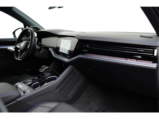 Volkswagen Touareg 3.0 TSi eHybrid 4MOTION 460 pk R-line | Trekhaak elek. uitklapbaar | Panorama-dak | 22 inch LM-Ve... ActivLease financial lease