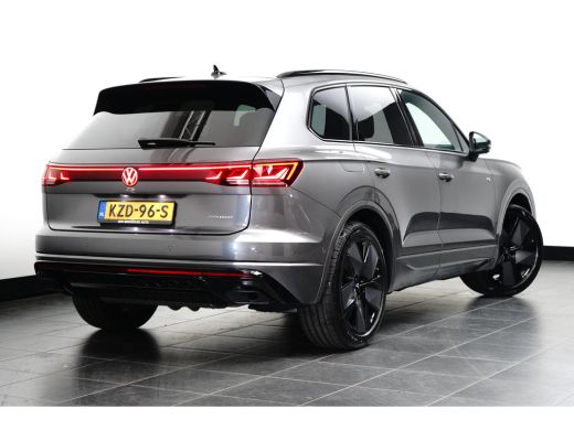 Volkswagen Touareg 3.0 TSi eHybrid 4MOTION 460 pk R-line | Trekhaak elek. uitklapbaar | Panorama-dak | 22 inch LM-Ve... ActivLease financial lease