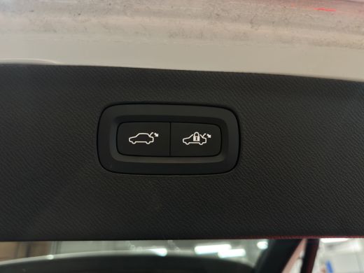 Volvo  XC90 2.0 T8 Plug-in hybrid AWD Ultra Dark Pano | Stoelmassage | Luchtvering | Head-up| ActivLease financial lease