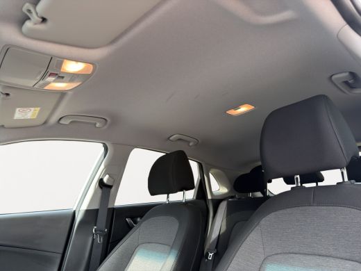Hyundai Kona EV Pure 64 kWh | Apple Carplay/Android Auto | Camera | Stoelverwarming | Cruise Control | ActivLease financial lease