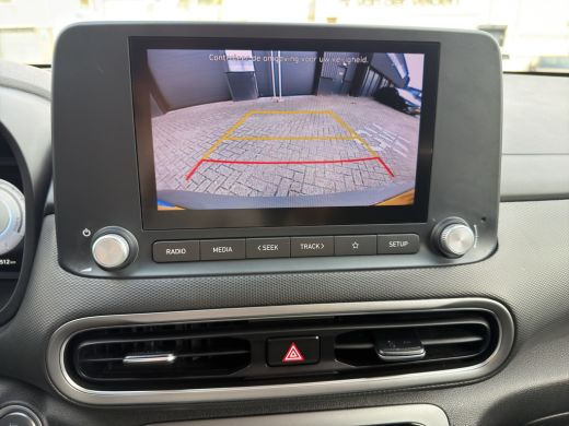 Hyundai Kona EV Pure 64 kWh | Apple Carplay/Android Auto | Camera | Stoelverwarming | Cruise Control | ActivLease financial lease