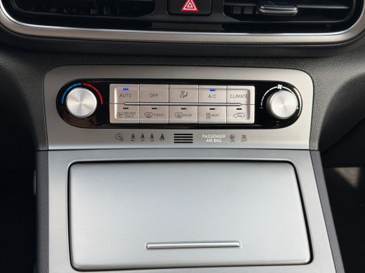 Hyundai Kona EV Pure 64 kWh | Apple Carplay/Android Auto | Camera | Stoelverwarming | Cruise Control | ActivLease financial lease