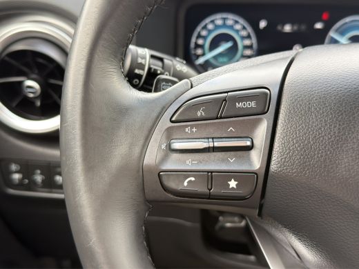 Hyundai Kona EV Pure 64 kWh | Apple Carplay/Android Auto | Camera | Stoelverwarming | Cruise Control | ActivLease financial lease