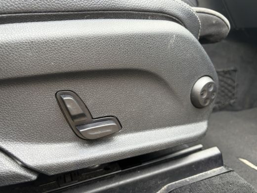 Mercedes-Benz GLC 220 d 4MATIC Solution AMG Incl.BTW Pano Treepl Stoelverw Elek.Klep Uitstraling! ActivLease financial lease