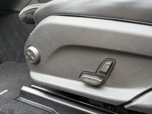 Mercedes-Benz GLC 220 d 4MATIC Solution AMG Incl.BTW Pano Treepl Stoelverw Elek.Klep Uitstraling! ActivLease financial lease