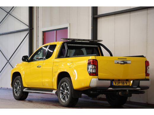Mitsubishi L200 2.2 DI-D Club Cab Intense 4X4 4WD TREKHAAK ActivLease financial lease