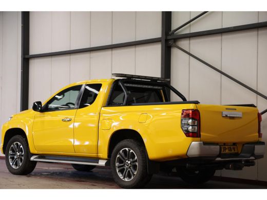 Mitsubishi L200 2.2 DI-D Club Cab Intense 4X4 4WD TREKHAAK ActivLease financial lease